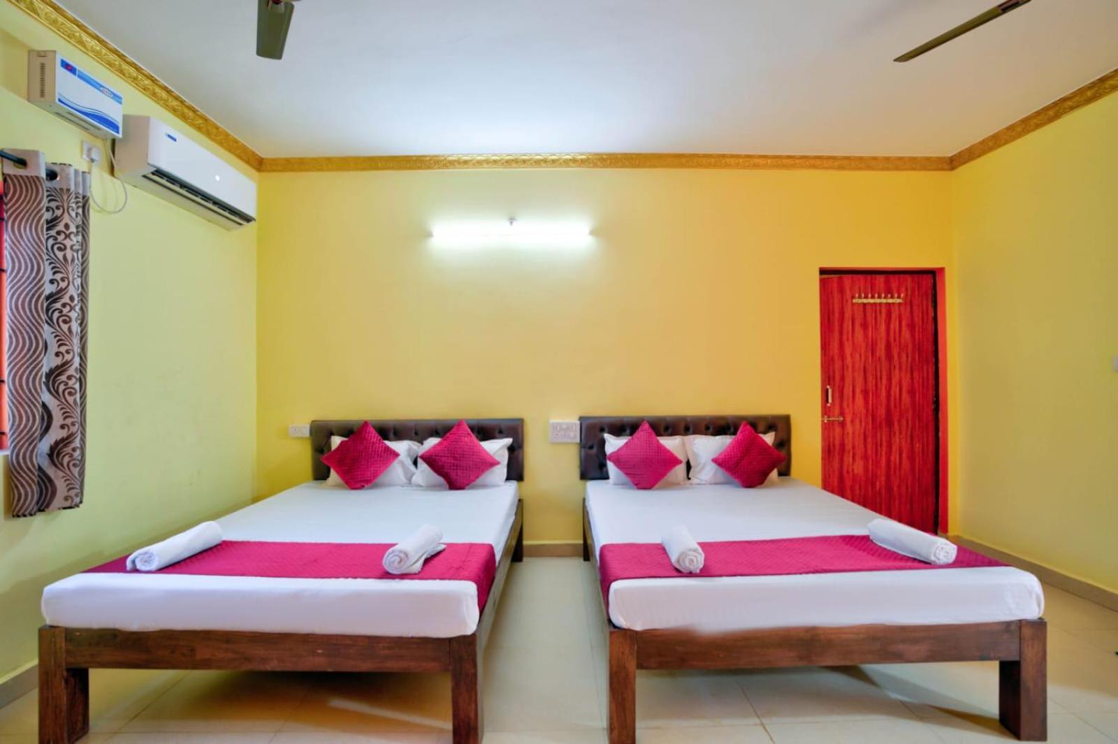 Hotel Savita Calangute Zimmer foto