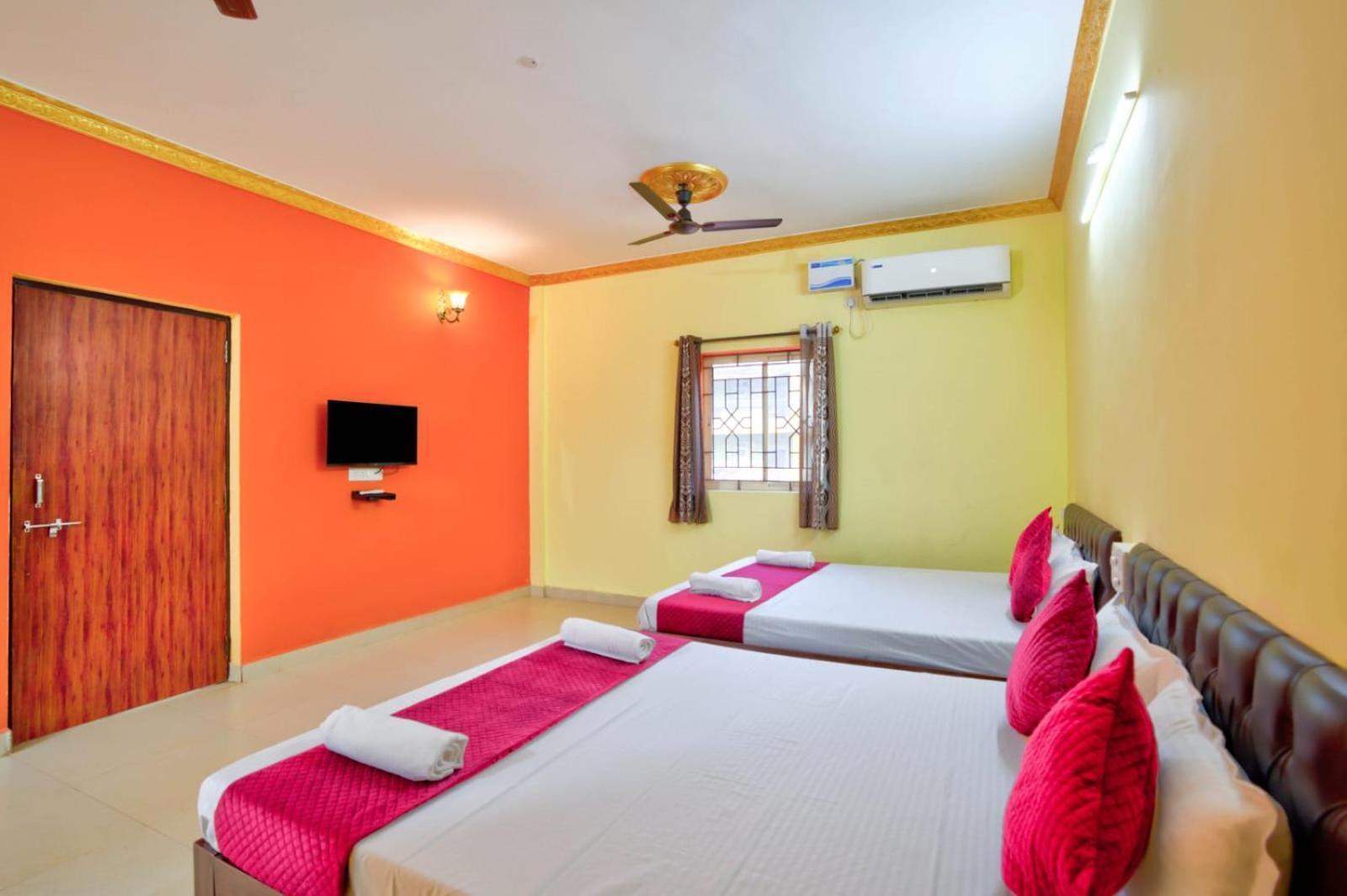 Hotel Savita Calangute Zimmer foto
