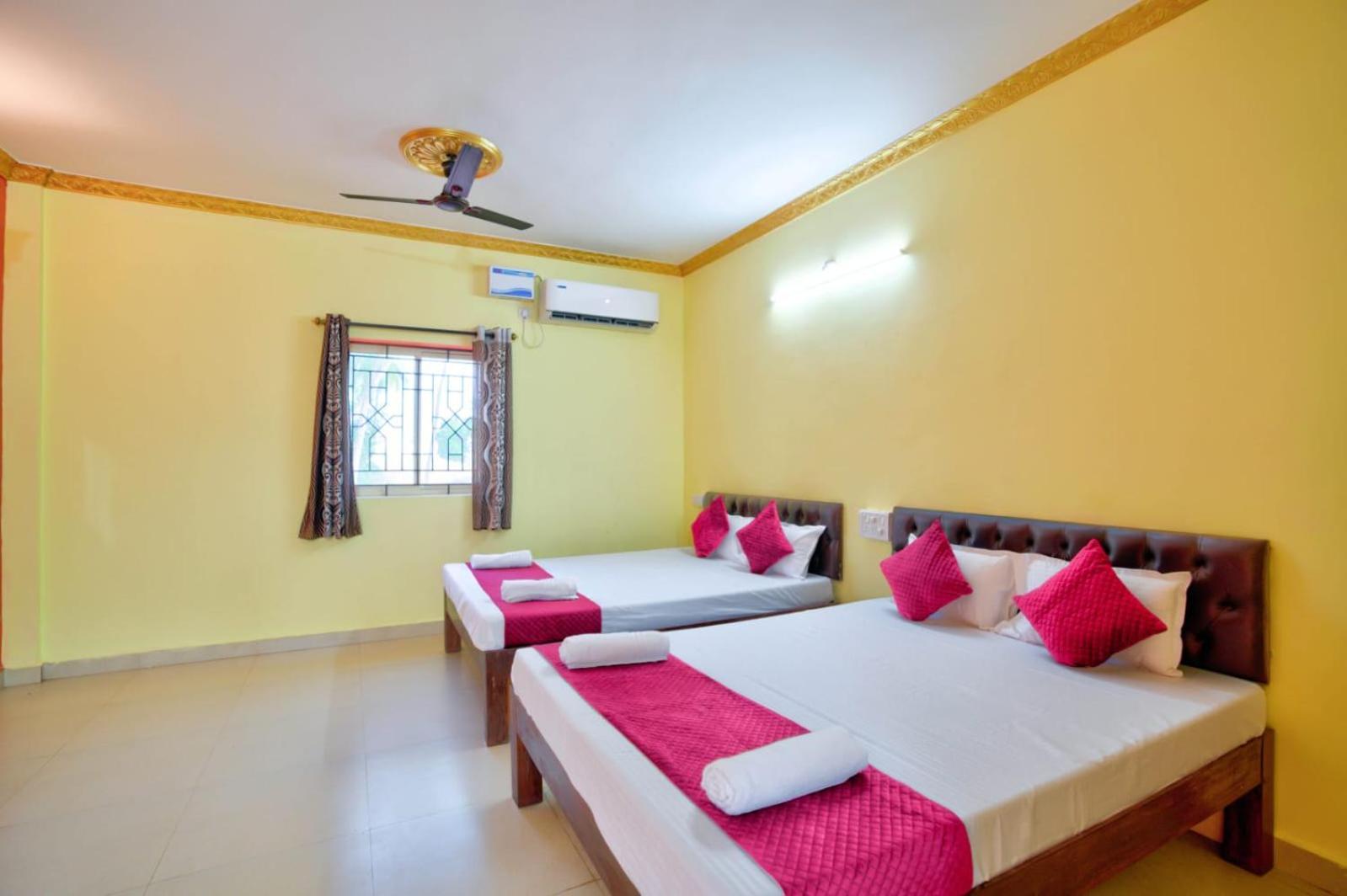 Hotel Savita Calangute Zimmer foto