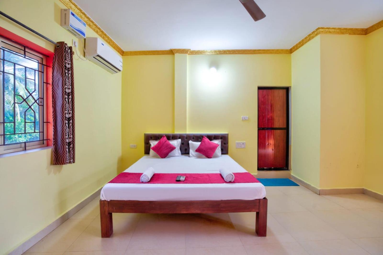 Hotel Savita Calangute Zimmer foto